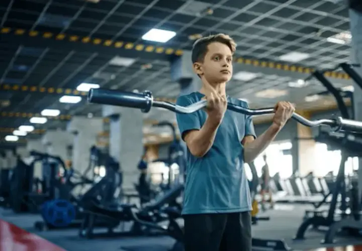 ¿A qué edad puede ir un niño al gimnasio sin riesgos para su salud?