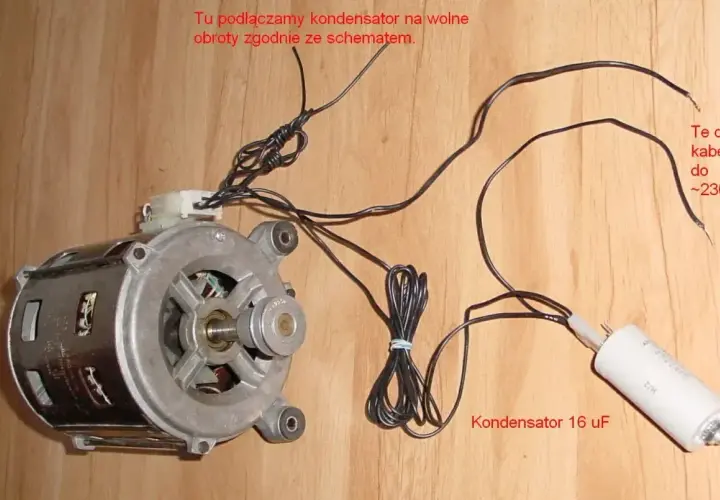 Silnik elektryczny z podłączonym kondensatorem 16 uF. Pokazano, jak podłączyć kondensator na wolne obroty.
