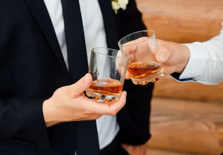 Ile whisky na wesele? Oblicz precyzyjnie i oszczędź!