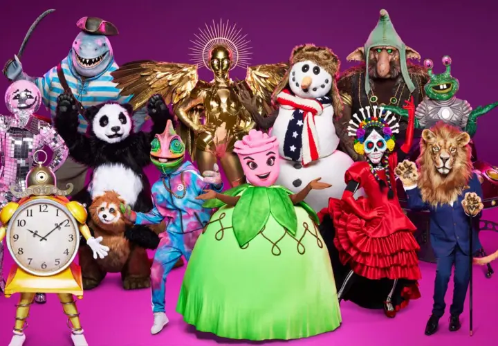 En grupp fantasifulla karaktärer från Masked Singer Sverige, inklusive en hajpirat, panda, snögubbe och lejon.