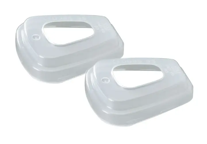 Dwa białe, plastikowe adaptery 3M 7502 do masek ochronnych.
