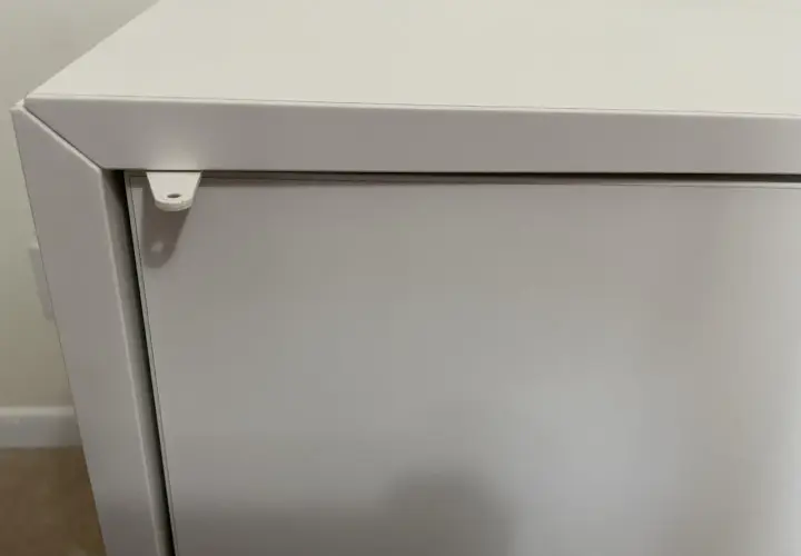 Zapomniałeś kodu do szafki IKEA? Otwórz ją i zresetuj!