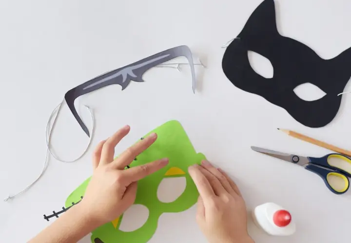 Maska kota DIY: Szablony, instrukcje krok po kroku. Zaskocz wszystkich!