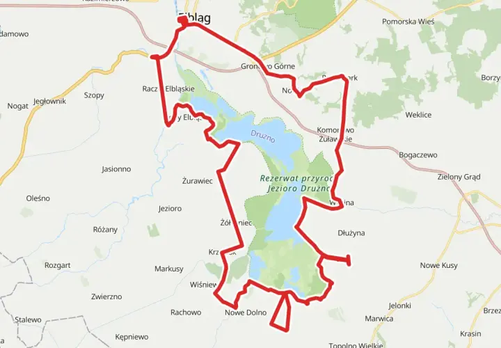 Trasa rowerowa velo 10 okrąża Jezioro Drużno, prowadząc przez malownicze tereny rezerwatu przyrody.