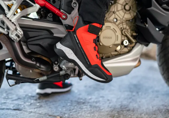 Jakie buty motocyklowe na lato zapewnią komfort i ochronę?