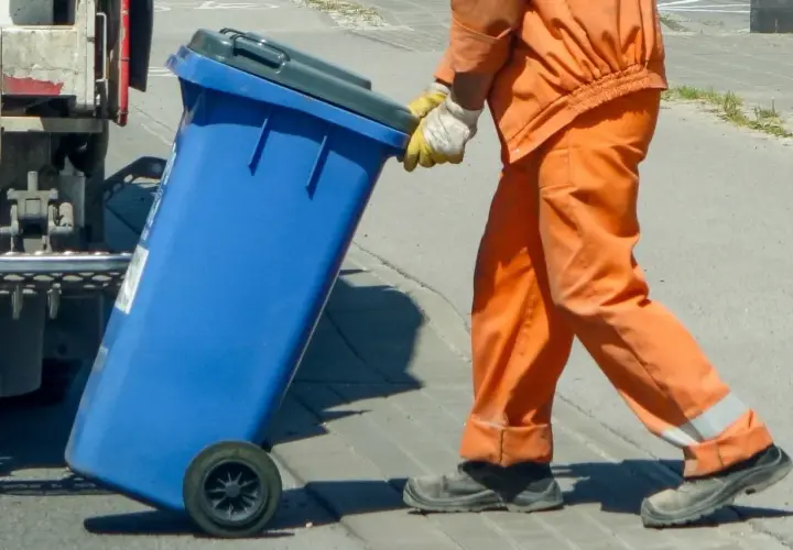 Zwolnienie z opłaty za śmieci: Kto i jak może zaoszczędzić?