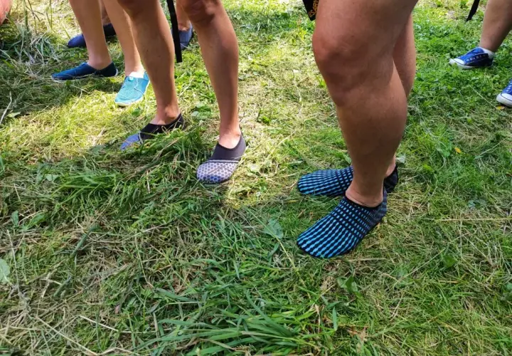 Buty na kajak: Neopren, sandały, czy do wody? Wybierz mądrze!