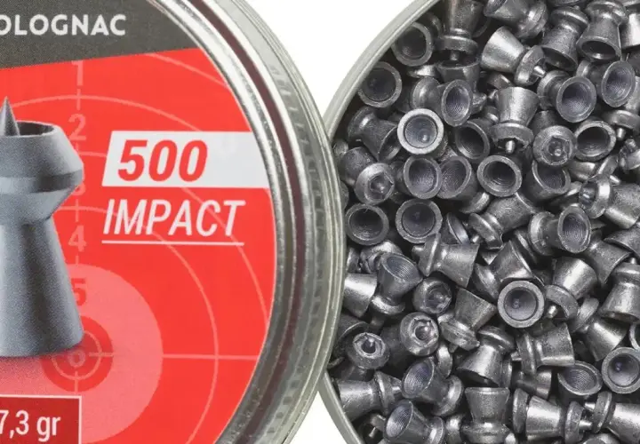 Puszka śrutu do wiatrówki "500 IMPACT" i pełna zawartość drobnego, ołowianego śrutu.