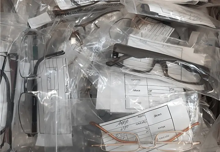 Co zrobić ze starymi okularami? Oddaj, sprzedaj, przerób lub recykling!