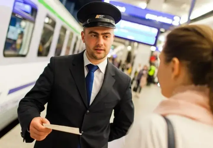Czy można kupić bilet u konduktora PKP? Zasady i ukryte opłaty