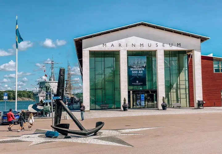 Karlskrona: Gdzie zjeść? Odkryj najlepsze smaki i widoki!
