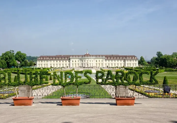 Blühendes Barock Ludwigsburg: Das prächtige Barockschloss Ludwigsburg mit seinen kunstvoll gestalteten Gartenanlagen.
