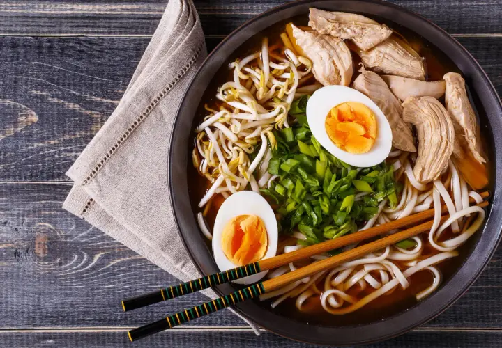 Gdzie kupić makaron ramen? Sprawdzone miejsca i porady zakupowe
