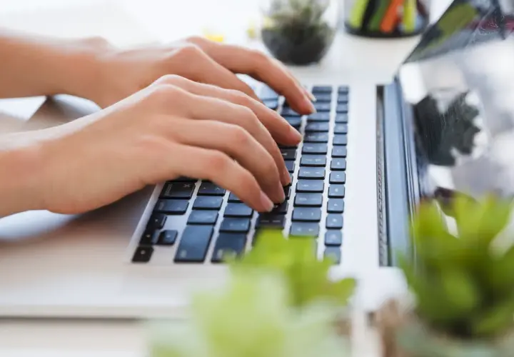 Czym są nielegalne platformy rozrywkowe online