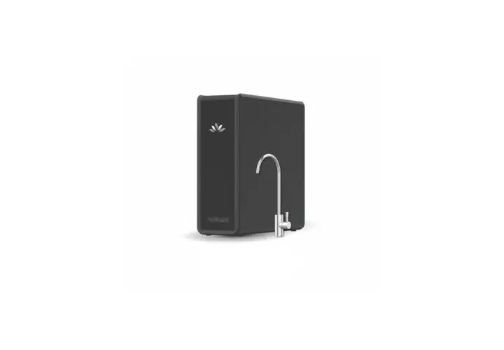 Purificador alcalinizador vida salud opiniones: un elegante dispositivo negro con grifo plateado, ideal para tu bienestar.