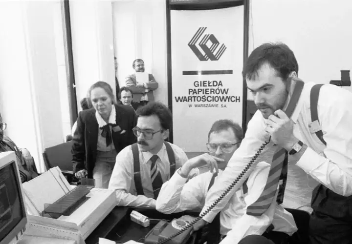 Kiedy powstała GPW w Warszawie? Poznaj daty 1817 i 1991