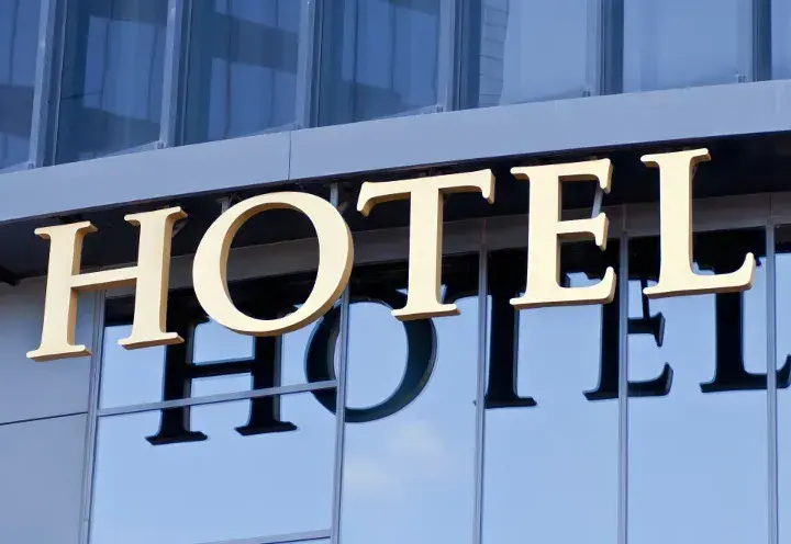 Jak prawidłowo księgować fakturę z Booking i uniknąć błędów w prowizji
