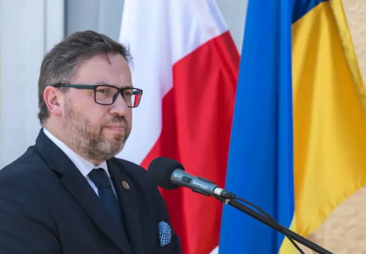 Nowy mod trendy: Ukraińcy połączyli siły z Polakiem, Litwinem i Czechem.