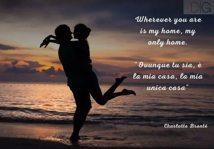 Coppia abbracciata al tramonto, con la citazione "Wherever you are is my home, my only home" che esprime una dichiarazione d'amore in inglese.