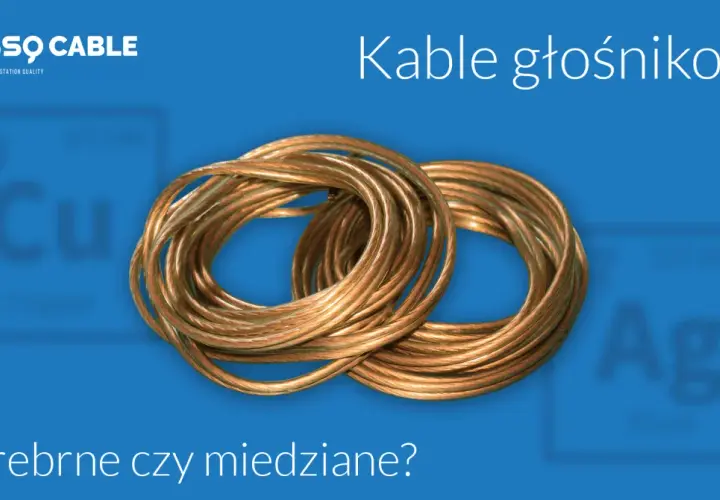 Dwa zwoje miedzianych kabli głośnikowych na niebieskim tle. Czy miedź to to, co najlepiej przewodzi prąd?