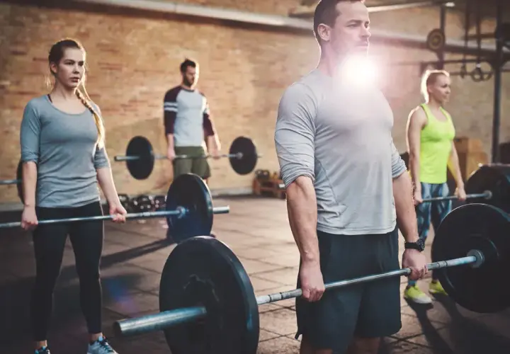 Trening siłowy: Ile kalorii spalisz i jak podkręcić metabolizm?