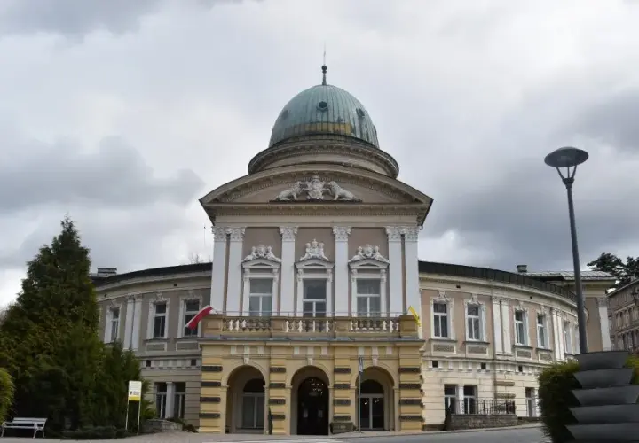 Lądek-Zdrój sanatoria: skuteczne leczenie i rehabilitacja w uzdrowisku