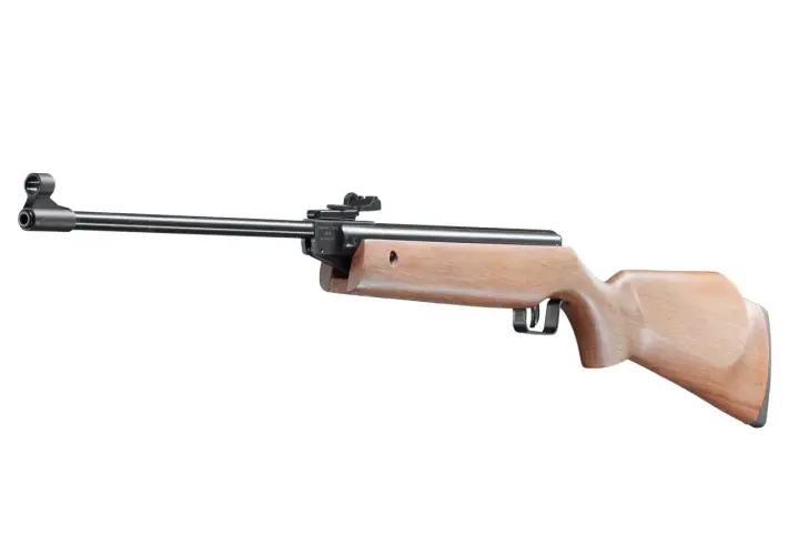 Drewniana wiatrówka z czarnym metalowym lufą i celownikiem. Model 45, kaliber 4.5mm.