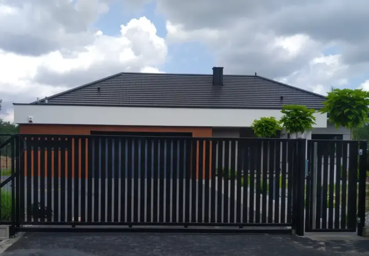 Ceny bram wjazdowych kutych: ile kosztuje elegancka ochrona