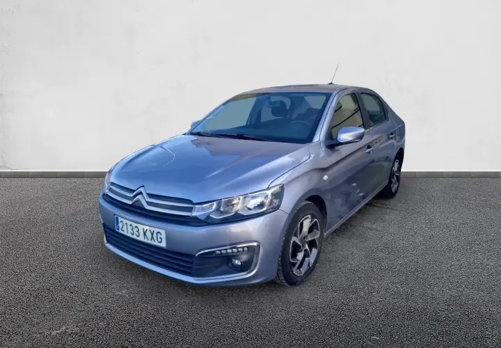 Citroën C-Elysée gris plata, un sedán elegante y funcional, listo para cualquier aventura.