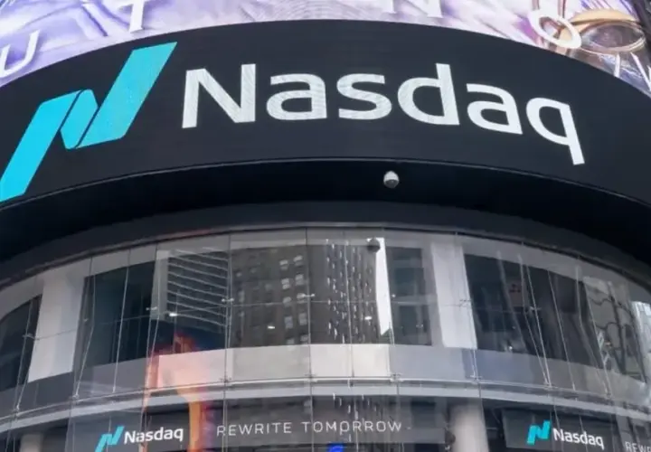 Godziny giełdy USA (NYSE, NASDAQ) w Polsce: 14:30 czy 15:30?