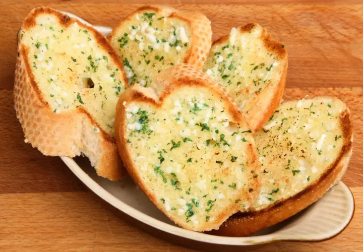 Jakie przyprawy do grzanek, które odmienią ich smak i aromat?