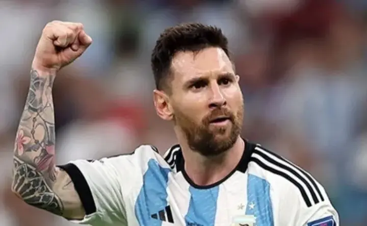 Ile zarabia Messi na godzinę? Zaskakujące fakty o jego dochodach