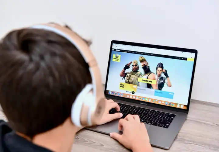 Czy na MacBooku można grać w gry? Odkryj ograniczenia i możliwości