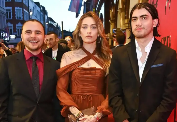 Michael Jackson dzieci: Paris, Prince i Blanket na premierze.