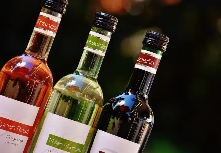 Mocny alkohol: TOP 10 świata, drinki i sekrety odpowiedzialnej degustacji