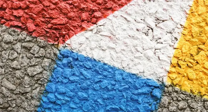Czy tynk mozaikowy da się naprawić? Praktyczne porady i metody poprawy wyglądu