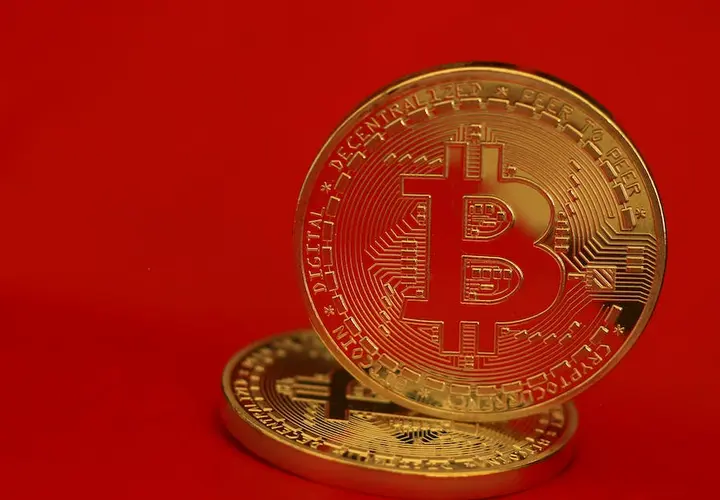 Giełdy kryptowalut DEX kontra CEX - różnice i zalety.