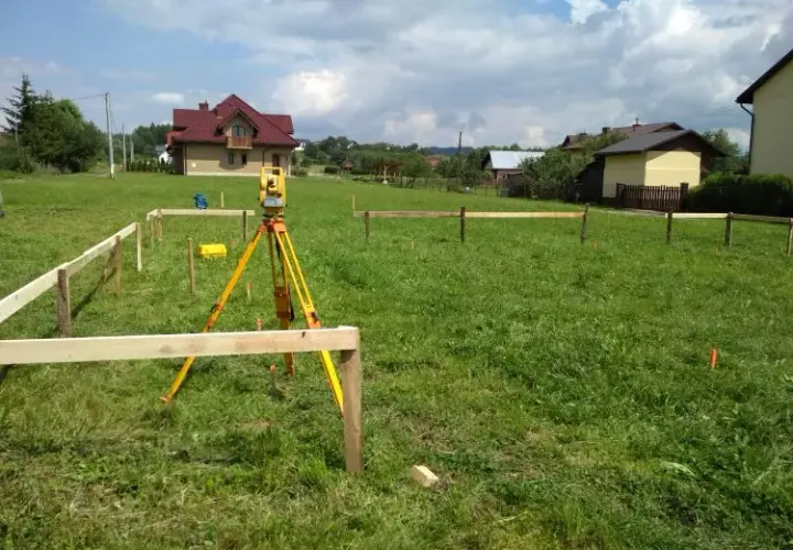 Jak przygotować się do tyczenia działki? Uniknij błędów i kosztów!