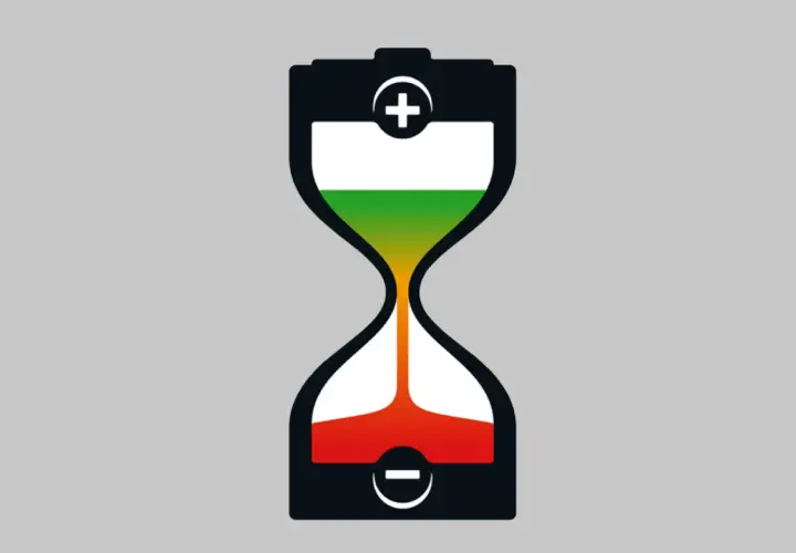 Bateria w kształcie klepsydry z kolorowym wskaźnikiem naładowania. Zastanawiasz się, jak długo ładować akumulator 55ah?