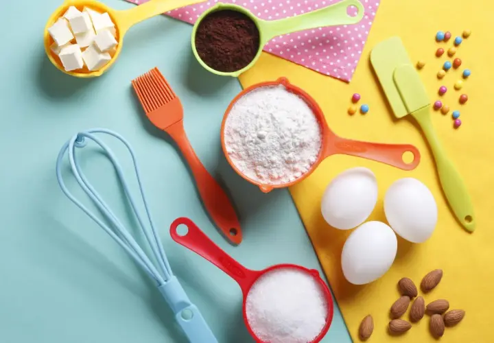 Szybkie przeliczanie 600 g mąki na szklanki - poradnik kuchennych obliczeń