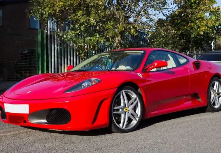 Ferrari w Polsce: Ile naprawdę kosztuje najtańszy model?