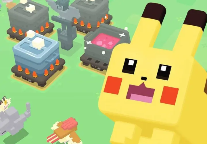 Pikachu i inne postacie z gry w stylu klocków, idealne dla fanów ciekawych gier na telefon.
