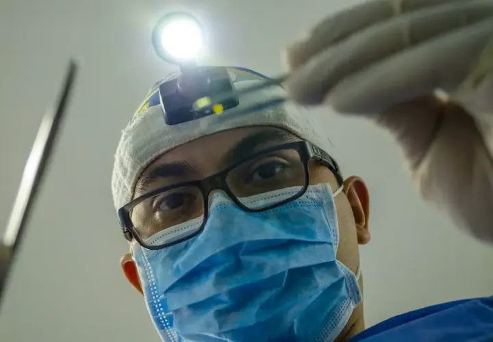 Czy można iść chorym do dentysty? Uniknij niebezpieczeństw i konsekwencji