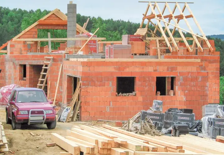 Ile kosztuje pozwolenie na budowę komina? Sprawdź ukryte opłaty