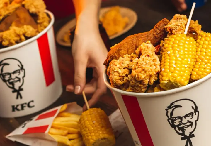 Ile kcal ma kubelek KFC? Zaskakujące kalorie w Twoim posiłku