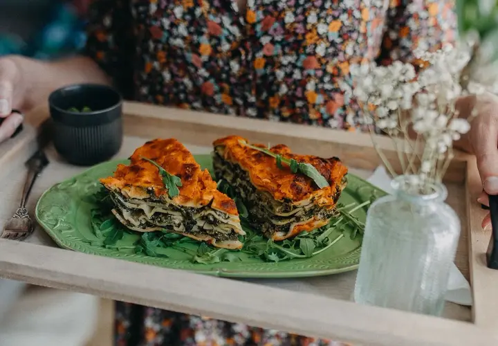 Jak podgrzewać catering dietetyczny, aby nie stracić smaku i wartości