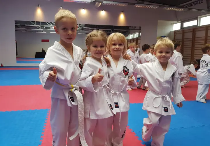 Judo czy taekwondo dla dziecka? Wybierz najlepszą sztukę walki dla malucha