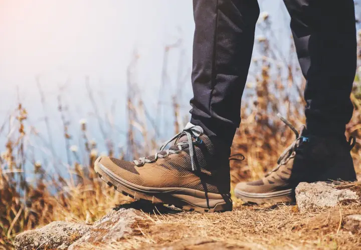 Buty w góry: Wybierz idealne! Bezpieczeństwo i komfort na szlaku