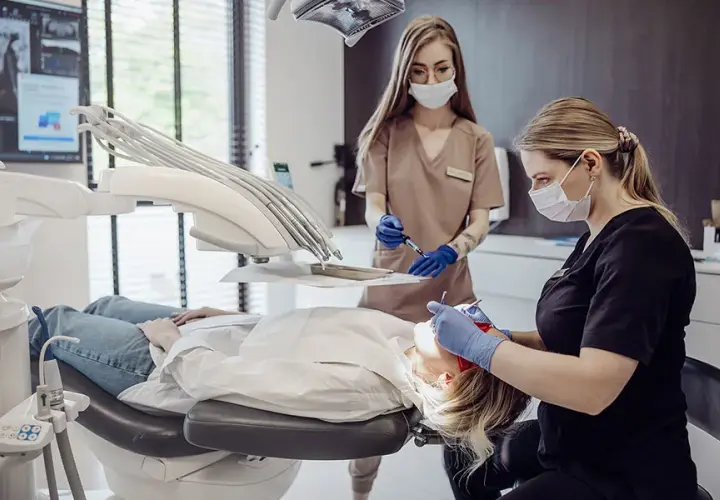 Jak umówić się do dentysty i uniknąć długiego czekania na wizytę