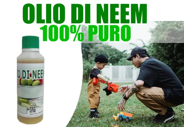 Olio di neem 100% puro, utile per la cura delle piante e per proteggere la casa. Un padre gioca con il suo bambino in giardino.
